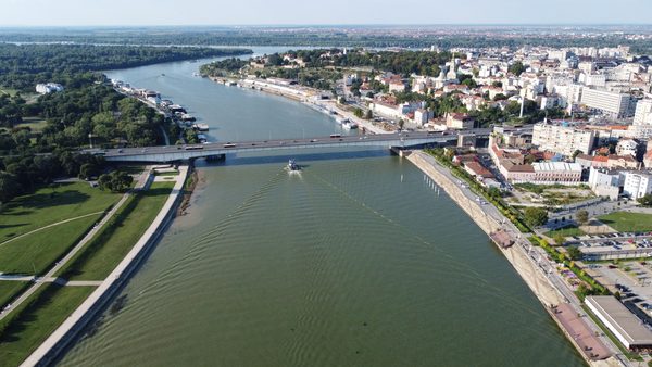 Brankov most i panorama Beograda iz vazduha