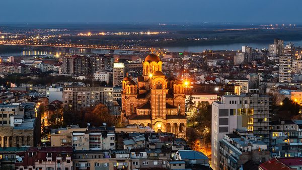 Crkva Svetog Marka i Tašmajdan u sumrak