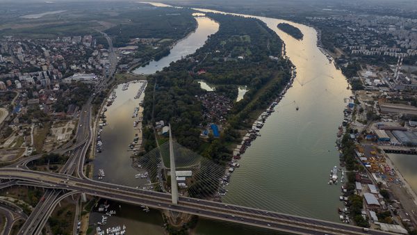 Čukarički rukavac i Most na Adi iz ptičije perspektive
