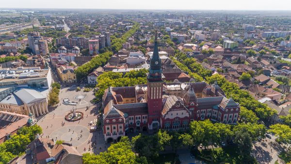 Trg slobode i Gradska kuća u Subotici