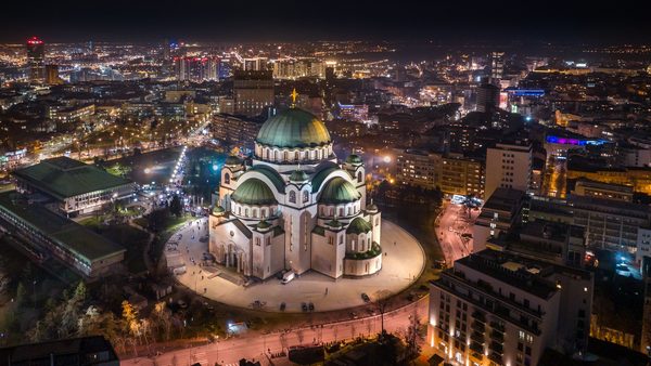 Hram Svetog Save noću, dekorativno osvetljenje