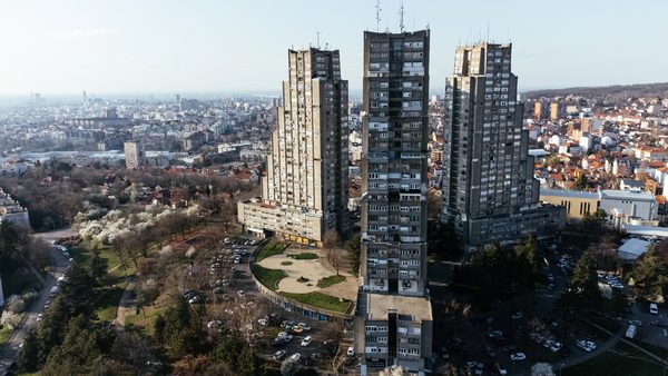 Istočna kapija Beograda (Rudo), brutalistička arhitektura