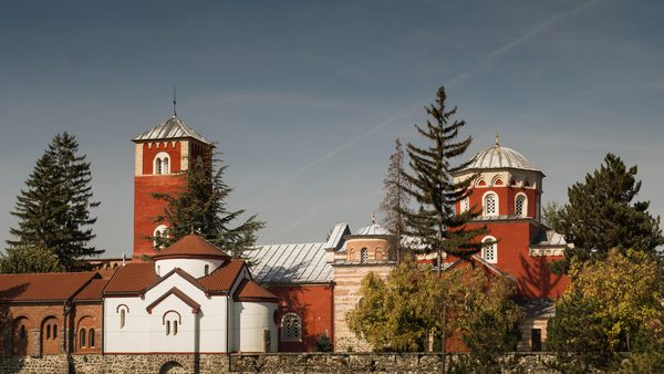Manastir Žiča — crvena crkva sedmovrata