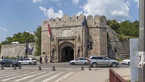 Niška tvrđava i šetalište pored Nišave