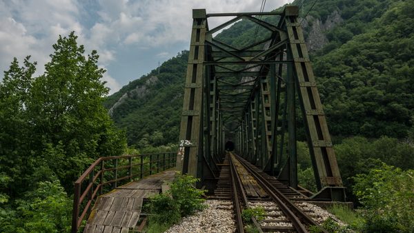 Ovčarsko-kablarska klisura i meandri Zapadne Morave