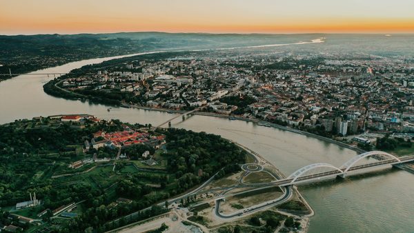 Panorama Novog Sada i Dunava iz vazduha