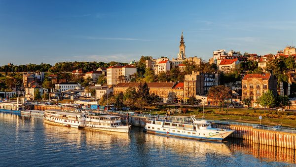 Pogled na Beograd sa reke Save, brodska perspektiva