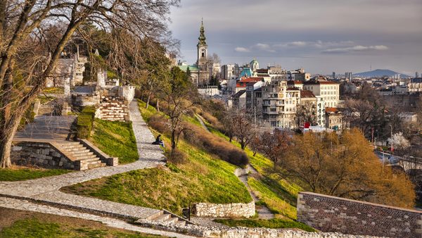 Pogled sa Kalemegdana na Sabornu crkvu i Kosančićev venac