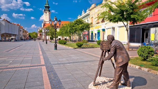 Sombor grad zelenila i starih fijakera
