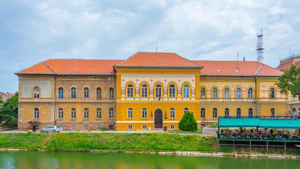 Trg slobode i Gradska kuća u Zrenjaninu