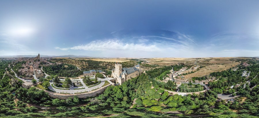 © Daniel-De-Cort-Castle-at-Segovia