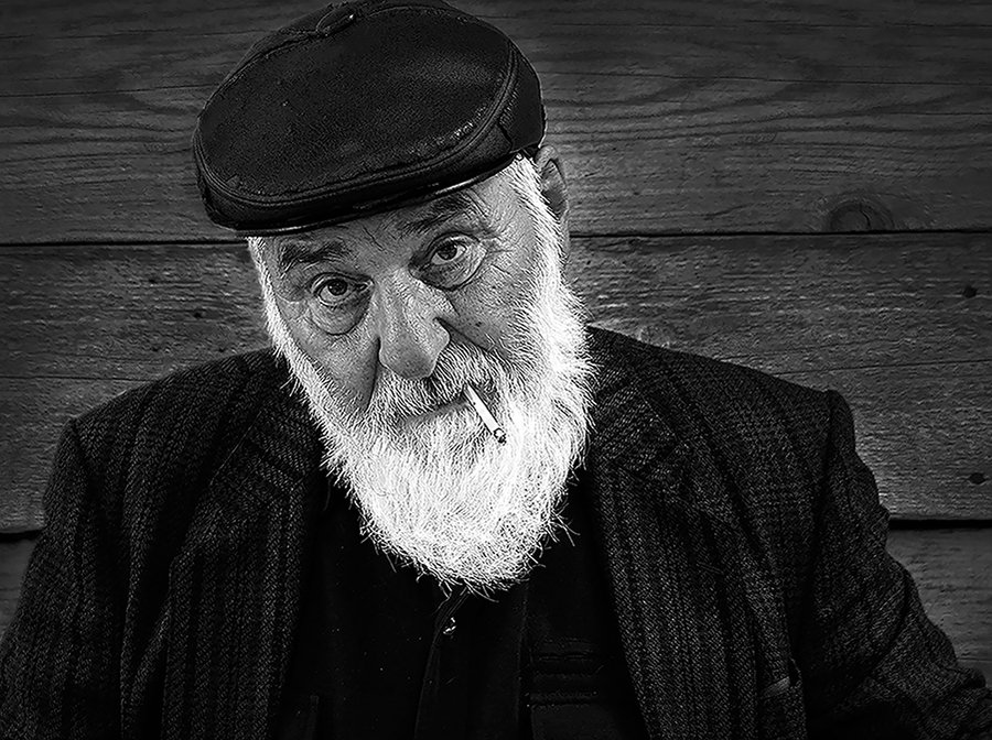 © Lajos Nagy - 20-Man-portrait-with-cigarette